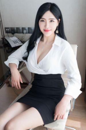 女仆露出双乳给客人玩_BD韩语BD在线观看