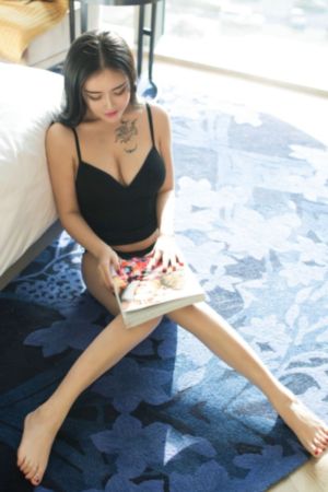 女警丰满的双乳_720免费在线播放